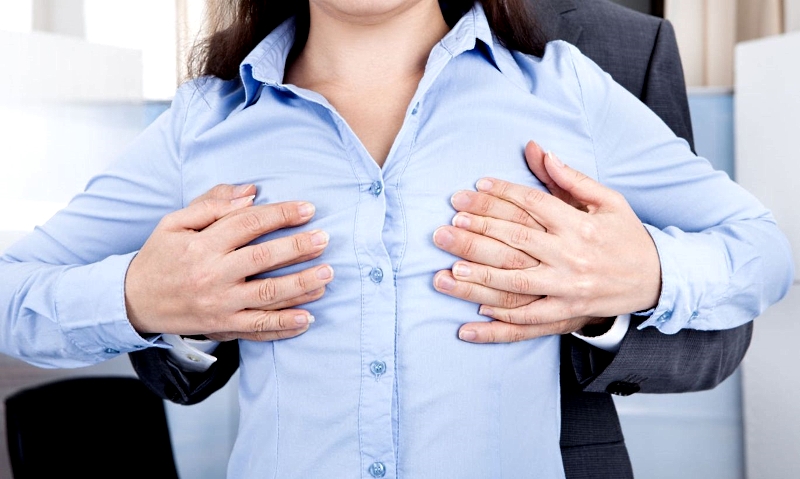 Как не нужно ласкать женскую грудь: 11 ошибок, которые совершают мужчины